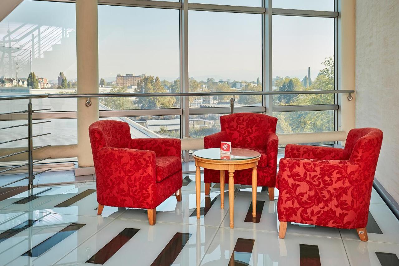Garni Hotel Master نوفي ساد المظهر الخارجي الصورة